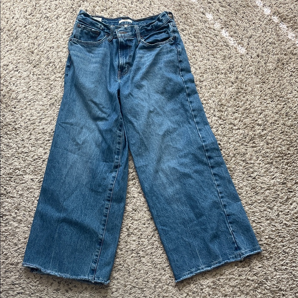 Levi's Women's Wide-Leg Jeans in Medium Blue Wash